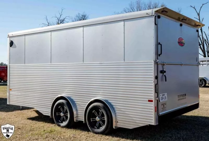 used Horse Trailers Sundowner Trailers  for sale, in Willspoint, TX Thumbnail 2