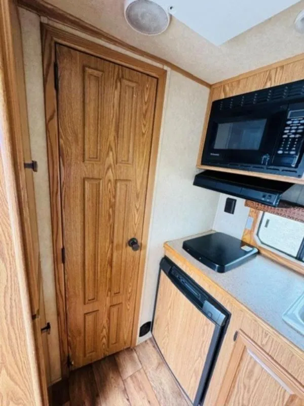 used Horse Trailers Sundowner Trailers  for sale, in Willspoint, TX Thumbnail 4