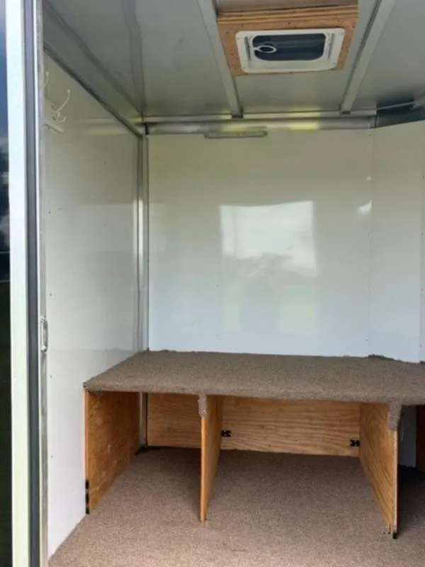 used Horse Trailers Sundowner Trailers  for sale, in Willspoint, TX Thumbnail 3