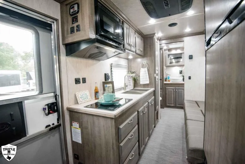 new Horse Trailers Sundowner Trailers  for sale, in Willspoint, TX Thumbnail 4