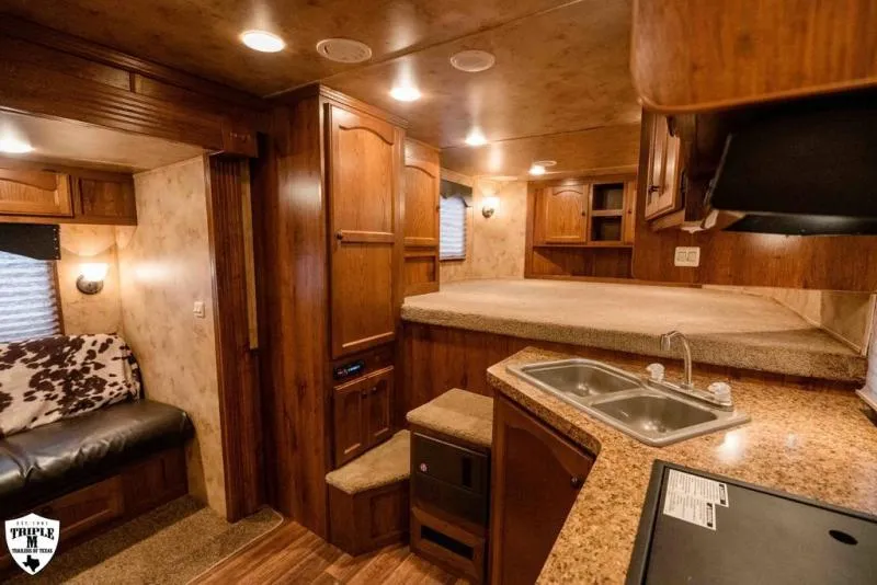 used Horse Trailers Lakota  for sale, in Willspoint, TX Thumbnail 10