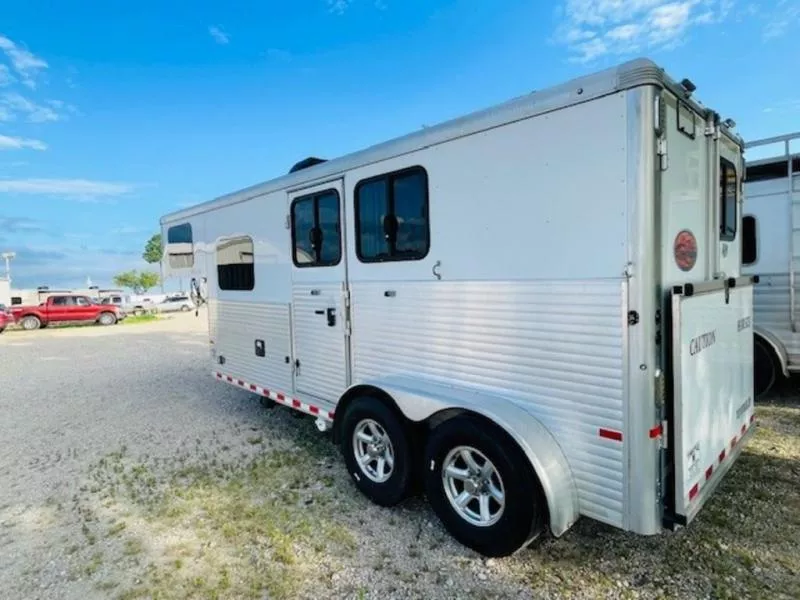used Horse Trailers Sundowner Trailers  for sale, in Willspoint, TX Thumbnail 2