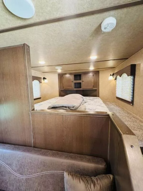 used Horse Trailers Lakota  for sale, in Willspoint, TX Thumbnail 8