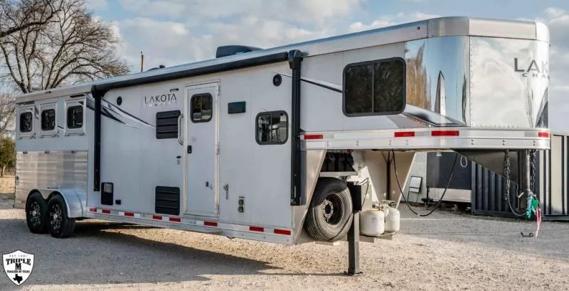 used Horse Trailers Lakota  for sale, in Willspoint, TX Thumbnail 12