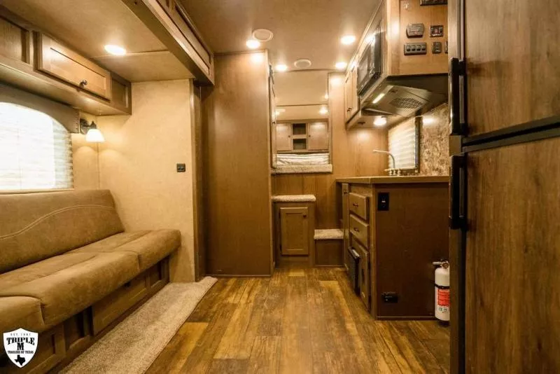 used Horse Trailers Lakota  for sale, in Willspoint, TX Thumbnail 29