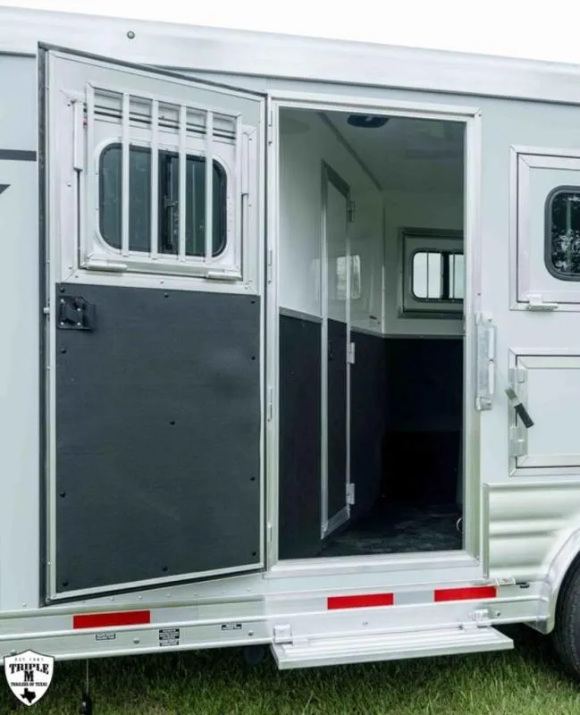 new Horse Trailers Lakota  for sale, in Willspoint, TX Thumbnail 4