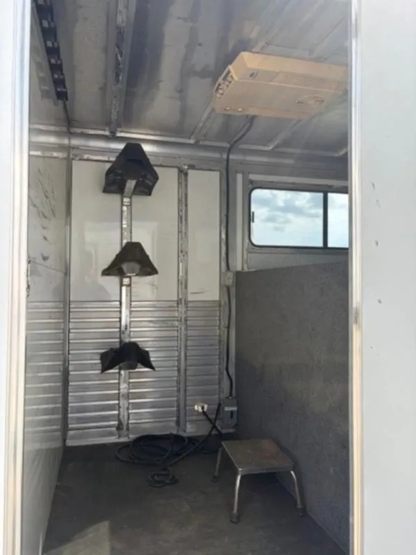 used Horse Trailers Sundowner Trailers  for sale, in Willspoint, TX Thumbnail 5