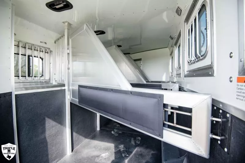 new Horse Trailers Lakota  for sale, in Willspoint, TX Thumbnail 31