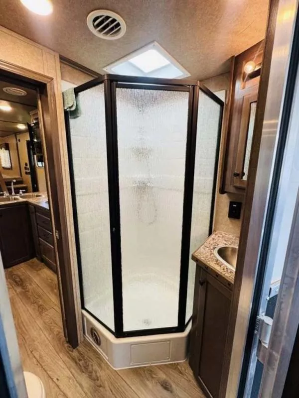 used Horse Trailers Lakota  for sale, in Willspoint, TX Thumbnail 15