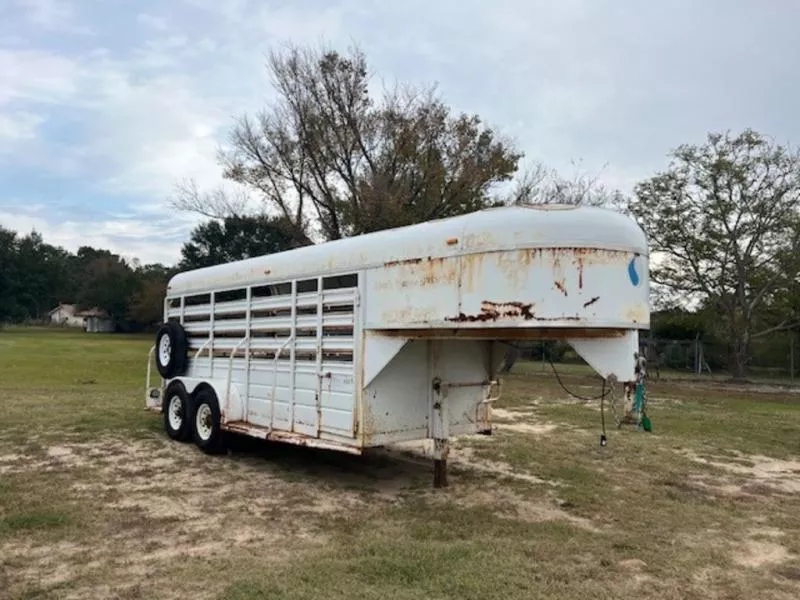 used Horse Trailers W-W Trailer  for sale, in Willspoint, TX Thumbnail 3