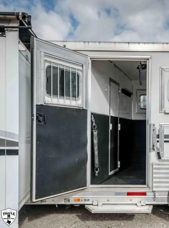 used Horse Trailers Lakota  for sale, in Willspoint, TX Thumbnail 21