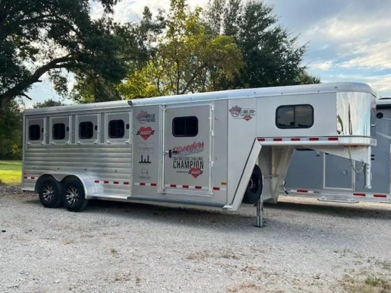 2025 Hart Trailers SOLUTION Horse Trailer