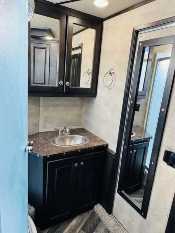 used Horse Trailers Merhow Trailers  for sale, in Willspoint, TX Thumbnail 15