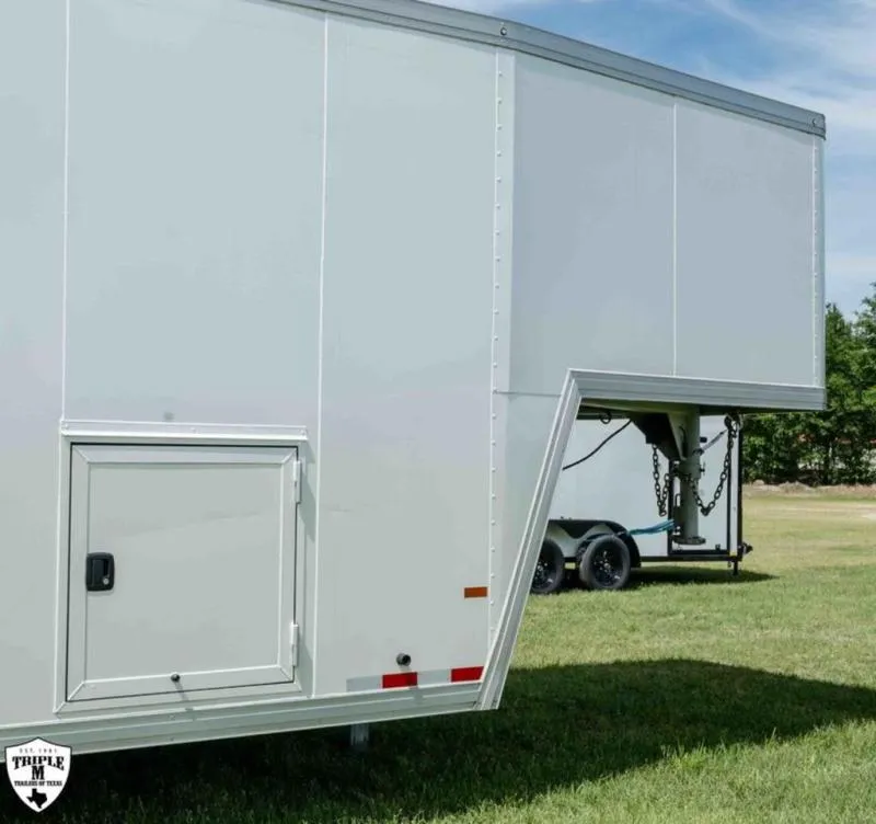used Horse Trailers Sundowner Trailers  for sale, in Willspoint, TX Thumbnail 14