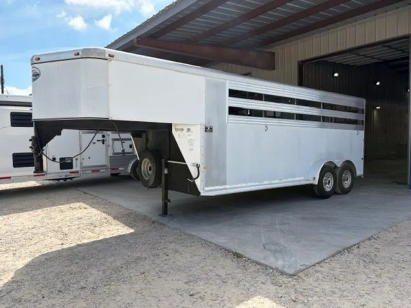 2005 Sundowner Trailers STAMPEDE SL Horse Trailer
