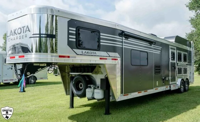 2027 Lakota CH8313RK Horse Trailer