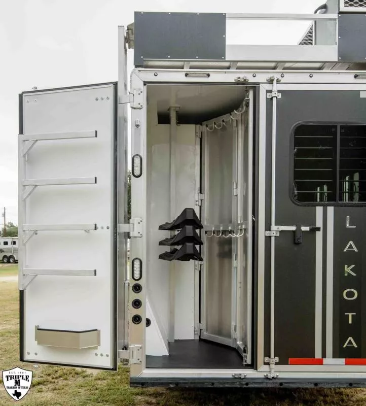 new Horse Trailers Lakota  for sale, in Willspoint, TX Thumbnail 31