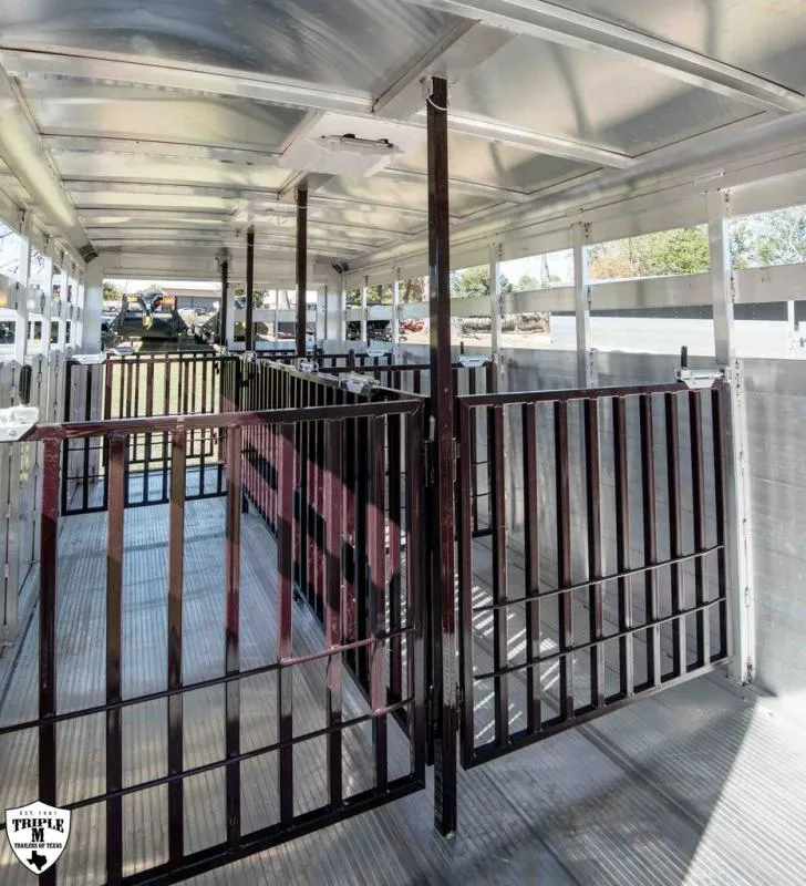 used Horse Trailers Sundowner Trailers  for sale, in Willspoint, TX Thumbnail 7