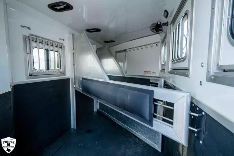 used Horse Trailers Lakota  for sale, in Willspoint, TX Thumbnail 9