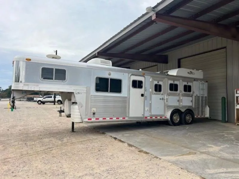 2000 Elite Trailers 7610 Horse Trailer