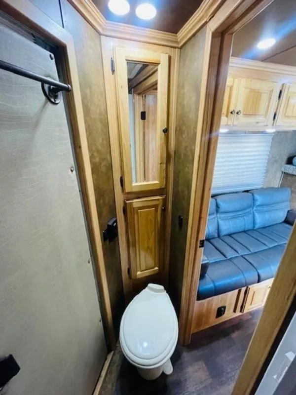 used Horse Trailers Sundowner Trailers  for sale, in Willspoint, TX Thumbnail 9