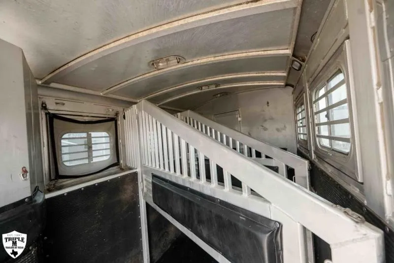 used Horse Trailers Elite Trailers  for sale, in Willspoint, TX Thumbnail 9