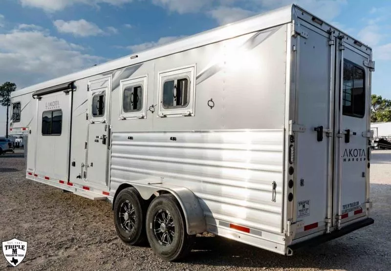 used Horse Trailers Lakota  for sale, in Willspoint, TX Thumbnail 5