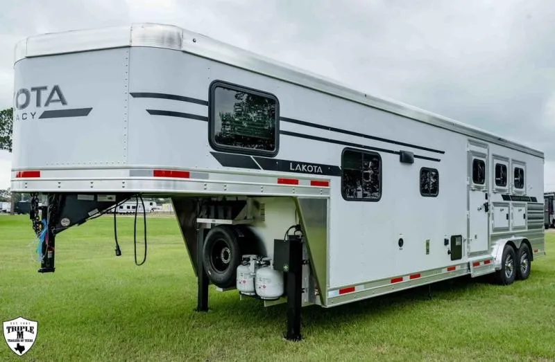 2027 Lakota LEGACY Horse Trailer