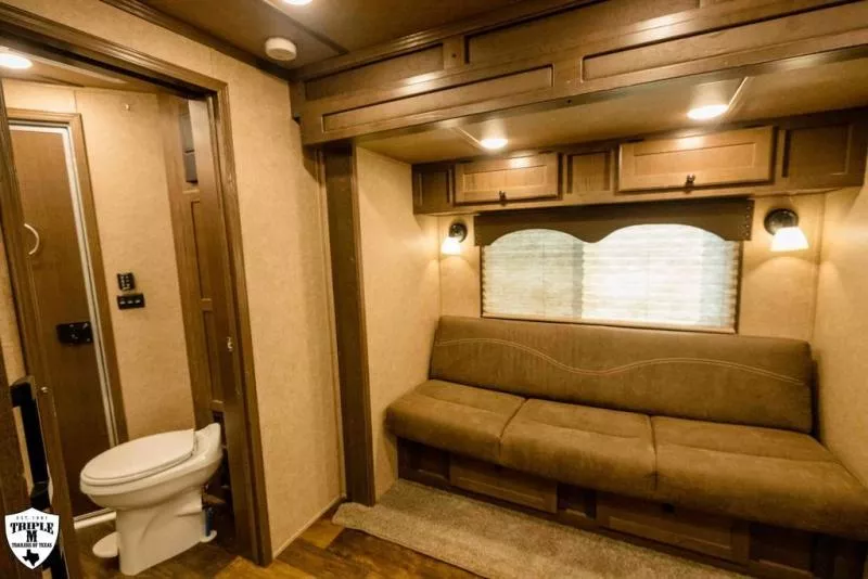 used Horse Trailers Lakota  for sale, in Willspoint, TX Thumbnail 17