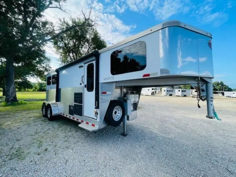 used Horse Trailers Sundowner Trailers  for sale, in Willspoint, TX Thumbnail 10