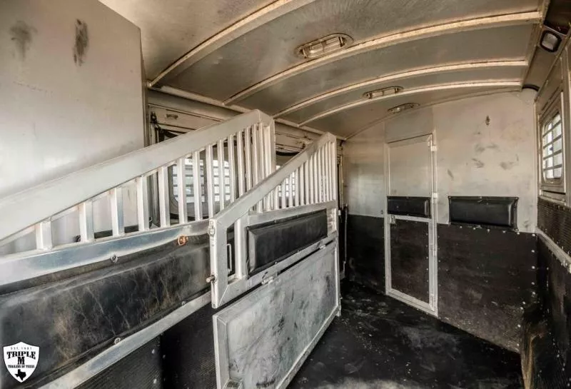 used Horse Trailers Elite Trailers  for sale, in Willspoint, TX Thumbnail 10