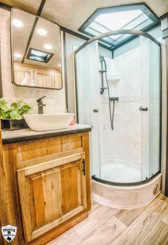 new Horse Trailers Lakota  for sale, in Willspoint, TX Thumbnail 19