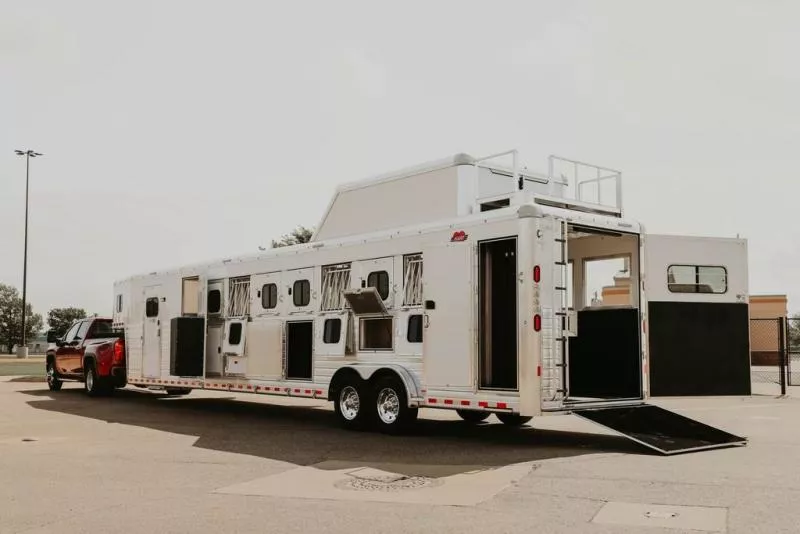 2026 Hart Trailers TRADITION Horse Trailer