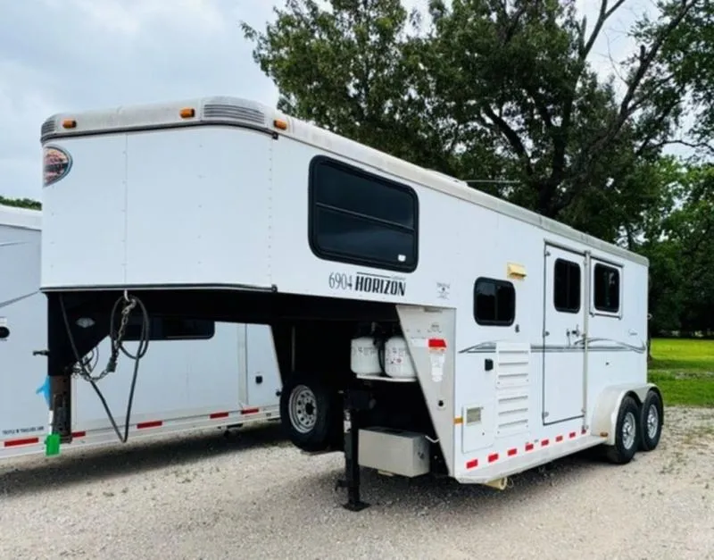 2010 Sundowner Trailers 6904 HORIZON Horse Trailer