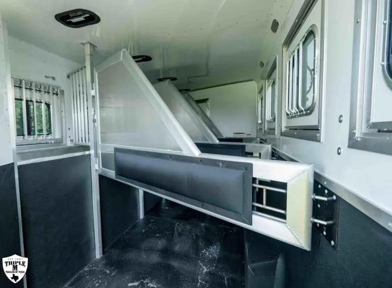 new Horse Trailers Lakota  for sale, in Willspoint, TX Thumbnail 8