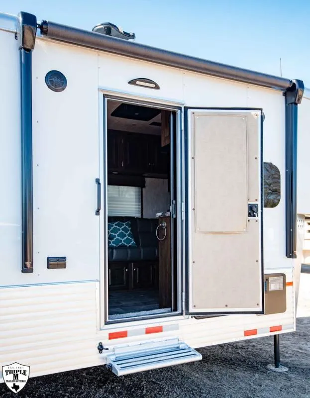 new Horse Trailers Sundowner Trailers  for sale, in Willspoint, TX Thumbnail 3