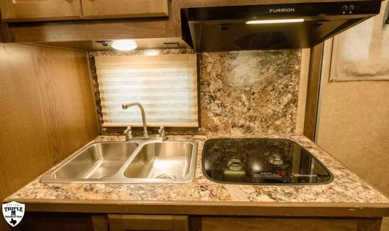 used Horse Trailers Lakota  for sale, in Willspoint, TX Thumbnail 21