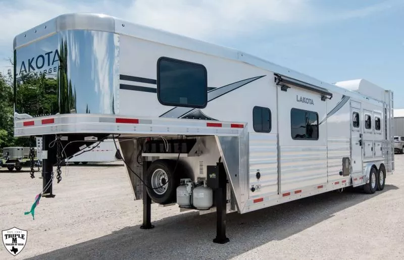 2025 Lakota CHARGER Horse Trailer