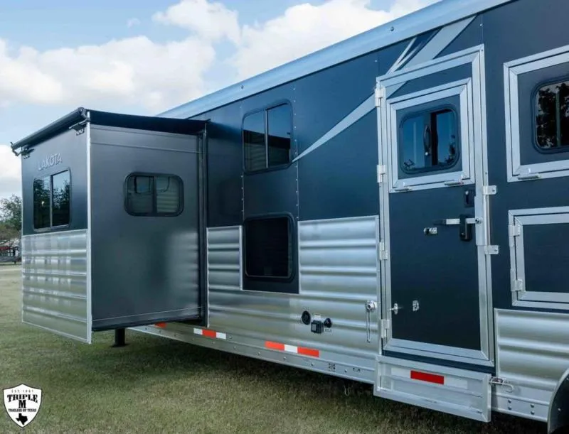 new Horse Trailers Lakota  for sale, in Willspoint, TX Thumbnail 5