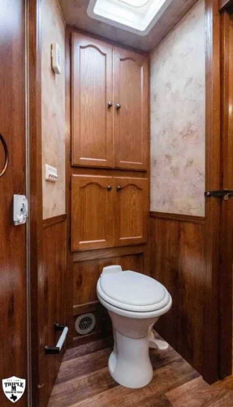 used Horse Trailers Lakota  for sale, in Willspoint, TX Thumbnail 15