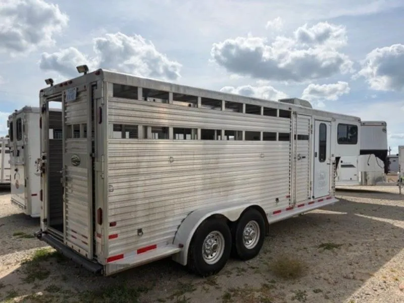 used Horse Trailers Sundowner Trailers  for sale, in Willspoint, TX Thumbnail 4