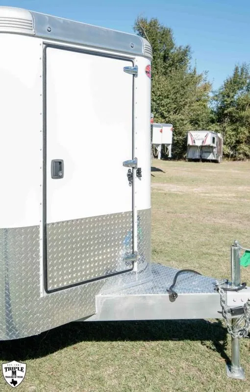 used Horse Trailers Sundowner Trailers  for sale, in Willspoint, TX Thumbnail 5