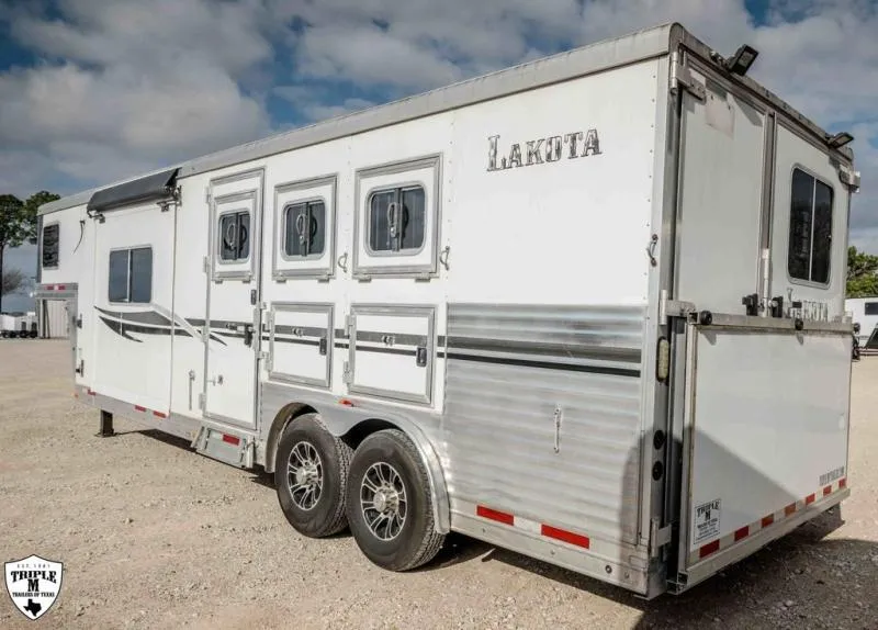 used Horse Trailers Lakota  for sale, in Willspoint, TX Thumbnail 18