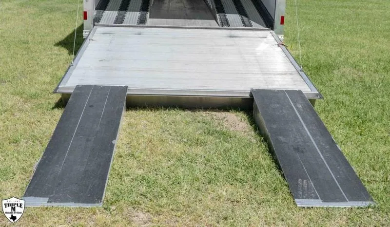 used Horse Trailers Sundowner Trailers  for sale, in Willspoint, TX Thumbnail 8