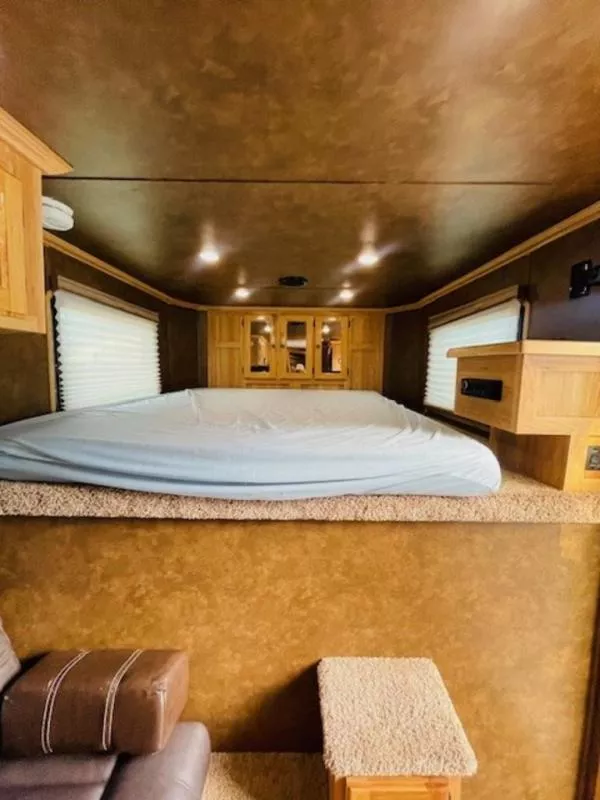 used Horse Trailers Sundowner Trailers  for sale, in Willspoint, TX Thumbnail 6