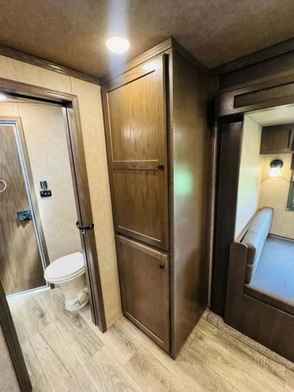 used Horse Trailers Lakota  for sale, in Willspoint, TX Thumbnail 14