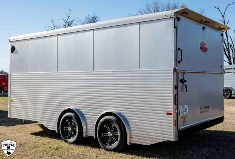 used Horse Trailers Sundowner Trailers  for sale, in Willspoint, TX Thumbnail 2