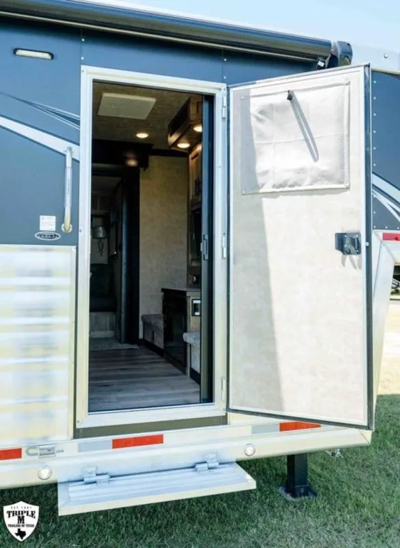 new Horse Trailers Lakota  for sale, in Willspoint, TX Thumbnail 17