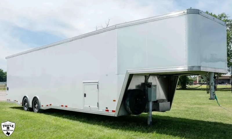 used Horse Trailers Sundowner Trailers  for sale, in Willspoint, TX Thumbnail 12