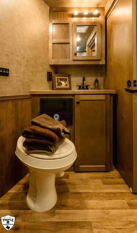 new Horse Trailers Lakota  for sale, in Willspoint, TX Thumbnail 31